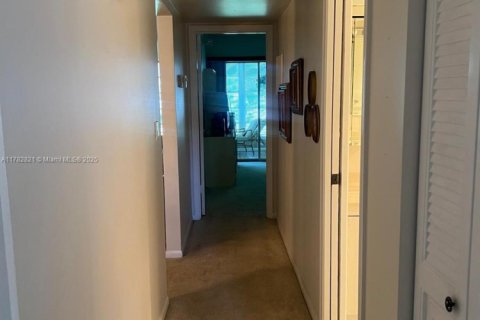 Condo in Coconut Creek, Florida, 2 bedrooms  № 1729038 - photo 22