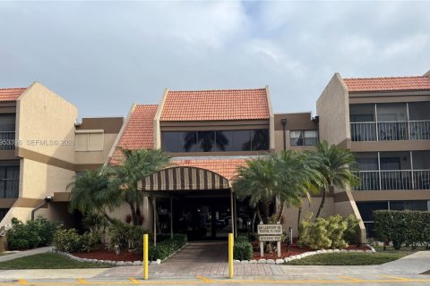 Condo in Weston, Florida, 2 bedrooms  № 2153255