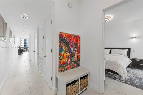Condo in Miami Beach, Florida, 1 bedroom  № 1703660 - photo 3