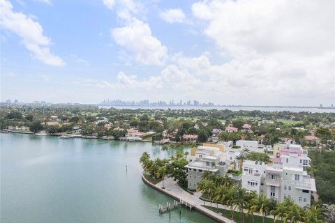 Condo in Miami Beach, Florida, 1 bedroom  № 1703660 - photo 29