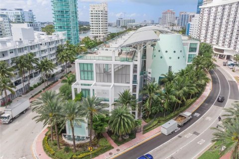 Condo in Miami Beach, Florida, 1 bedroom  № 1703660 - photo 30