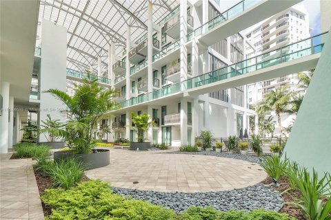Condo in Miami Beach, Florida, 1 bedroom  № 1703660 - photo 27