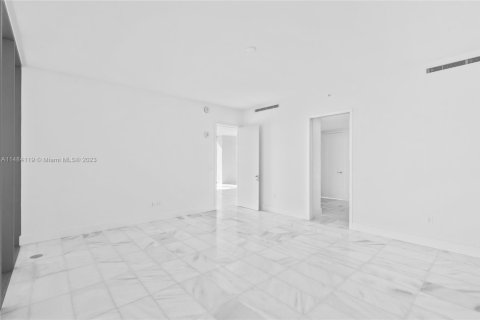 Condo in Miami, Florida, 4 bedrooms  № 1935570 - photo 29