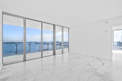 Condo in Miami, Florida, 4 bedrooms  № 1935570 - photo 15