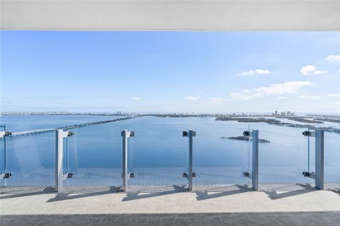 Condo in Miami, Florida, 4 bedrooms  № 1935570 - photo 3