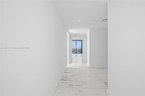 Condo in Miami, Florida, 4 bedrooms  № 1935570 - photo 26