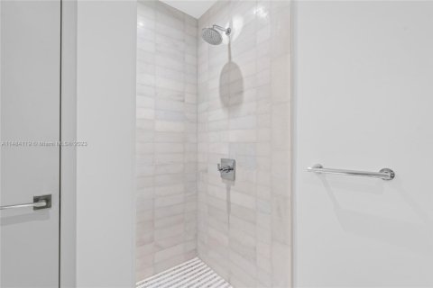 Condo in Miami, Florida, 4 bedrooms  № 1935570 - photo 14