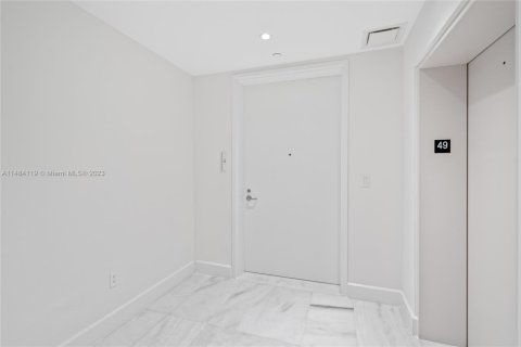 Condo in Miami, Florida, 4 bedrooms  № 1935570 - photo 10