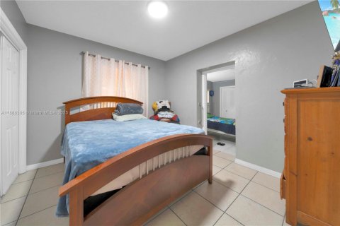 Casa en alquiler en Hialeah, Florida, 1 dormitorio, 264.77 m2 № 1937328 - foto 24