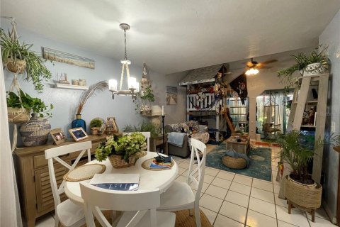 Copropriété à vendre à Gainesville, Floride: 2 chambres, 99.41 m2 № 1902435 - photo 2