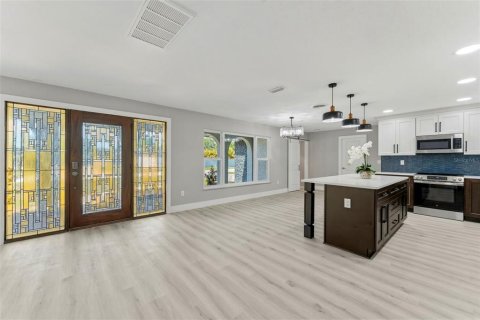Casa en venta en Saint Petersburg, Florida, 3 dormitorios, 165.18 m2 № 2151540 - foto 11