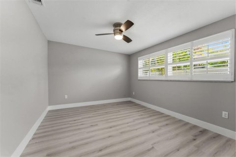 Casa en venta en Saint Petersburg, Florida, 3 dormitorios, 165.18 m2 № 2151540 - foto 20