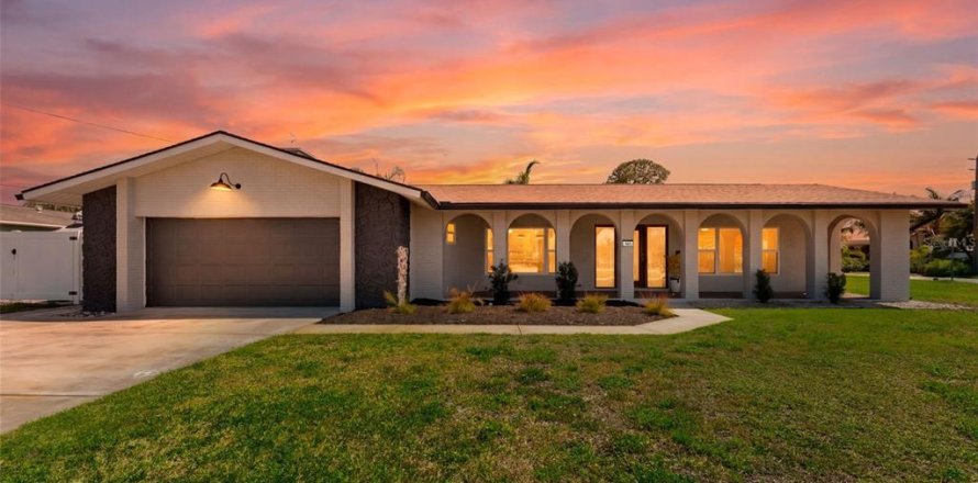 Casa en Saint Petersburg, Florida 3 dormitorios, 165.18 m2 № 2151540