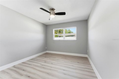 Casa en venta en Saint Petersburg, Florida, 3 dormitorios, 165.18 m2 № 2151540 - foto 25