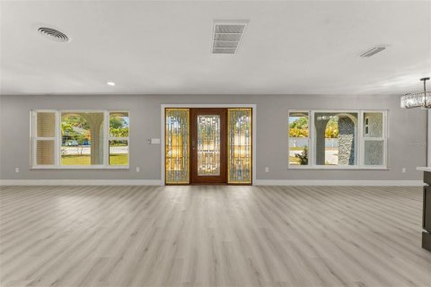 Casa en venta en Saint Petersburg, Florida, 3 dormitorios, 165.18 m2 № 2151540 - foto 5
