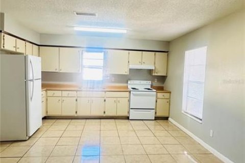 Condo in Daytona Beach, Florida, 1 bedroom  № 2099892 - photo 3