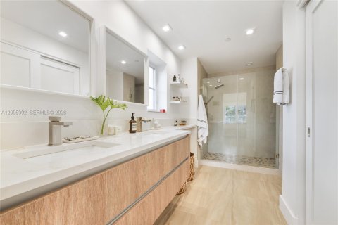 Condominio en venta en Coral Gables, Florida, 2 dormitorios, 139.07 m2 № 2076619 - foto 10