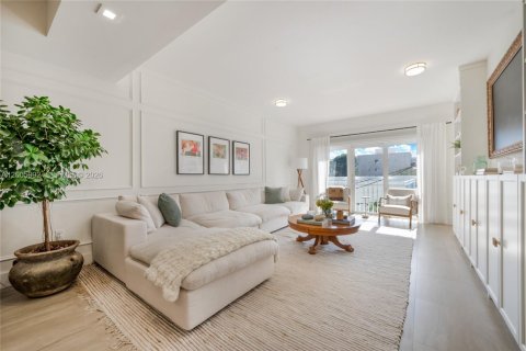 Condo in Coral Gables, Florida, 2 bedrooms  № 2076619