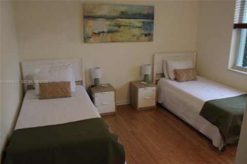 Снять в аренду виллу или дом в Уэстон, Флорида 4 спальни, 252.32м2, № 2066853 - фото 12