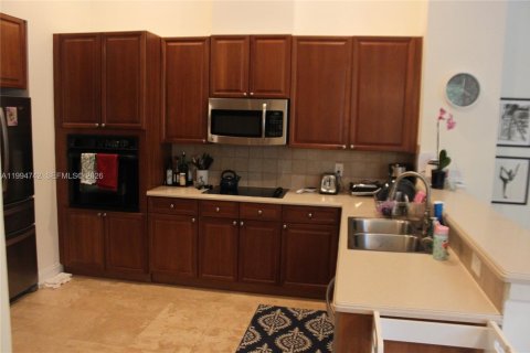 Снять в аренду виллу или дом в Уэстон, Флорида 4 спальни, 252.32м2, № 2066853 - фото 7