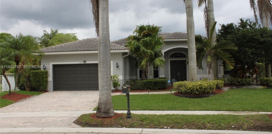 Дом в Уэстон, Флорида 4 спальни, 252.32м2 № 2066853