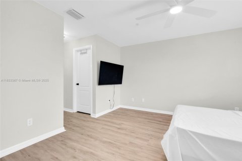 House in Cape Coral, Florida 4 bedrooms № 1814454 - photo 20