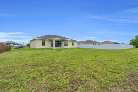 House in Cape Coral, Florida 4 bedrooms № 1814454 - photo 27