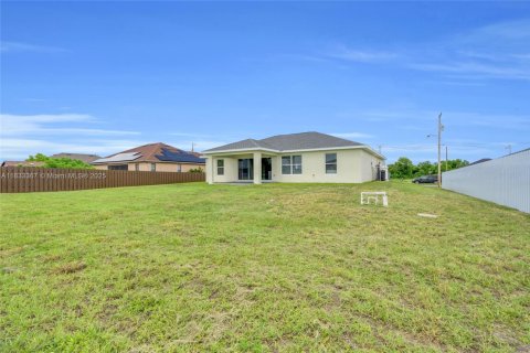House in Cape Coral, Florida 4 bedrooms № 1814454 - photo 28