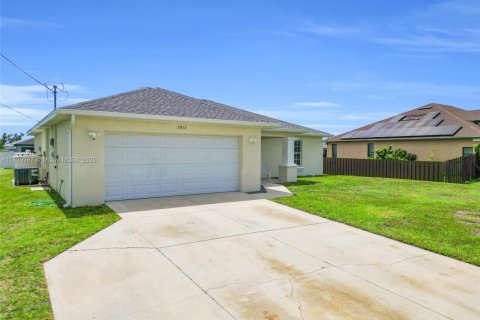 House in Cape Coral, Florida 4 bedrooms № 1814454 - photo 4