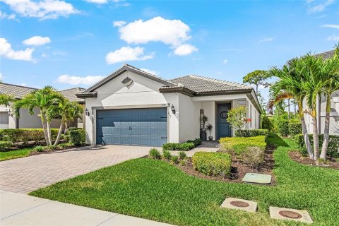 House in Fort Myers, Florida 3 bedrooms, 145.48 sq.m. № 2142416 - photo 2