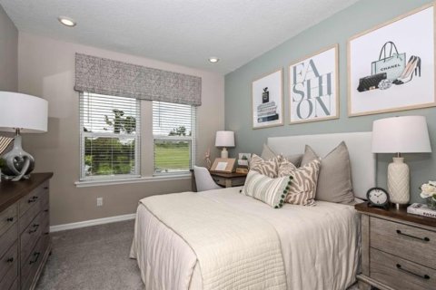 House in Cocoa, Florida 4 bedrooms, 242.66 sq.m. № 2148697 - photo 12