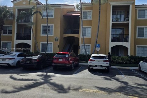 Condo in Miramar, Florida, 2 bedrooms  № 1819965 - photo 9