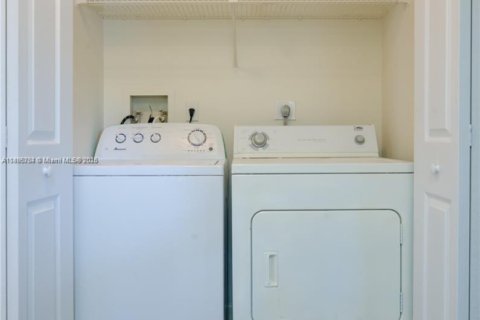 Снять в аренду кондоминиум в Корал-Спрингс, Флорида 2 спальни, 78.97м2, № 1950360 - фото 8