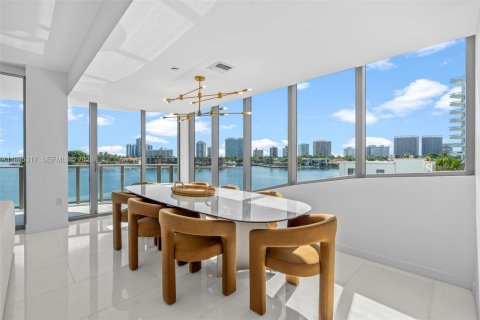 Copropriété à louer à Bay Harbor Islands, Floride: 3 chambres, 207.64 m2 № 2048334 - photo 14