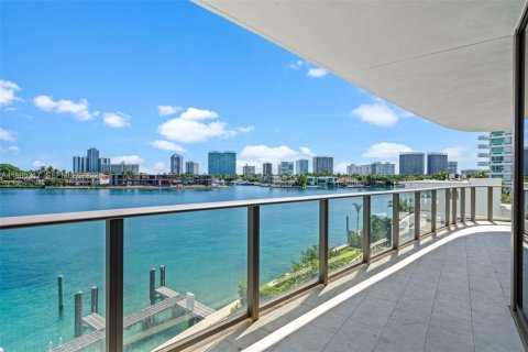 Copropriété à louer à Bay Harbor Islands, Floride: 3 chambres, 207.64 m2 № 2048334 - photo 2