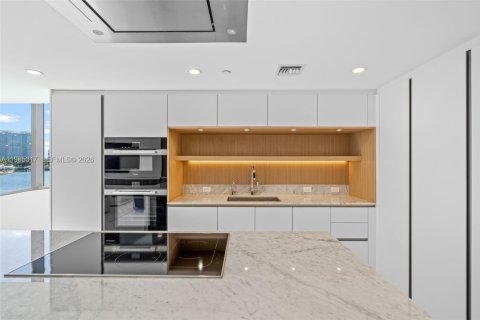 Copropriété à louer à Bay Harbor Islands, Floride: 3 chambres, 207.64 m2 № 2048334 - photo 10