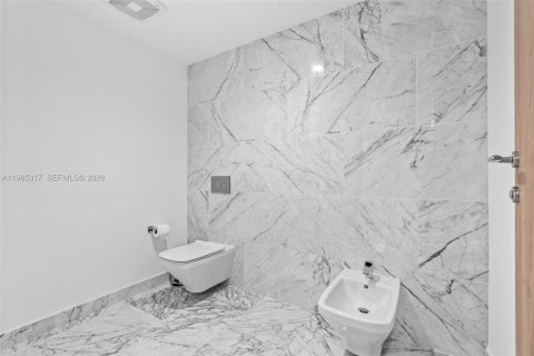 Copropriété à louer à Bay Harbor Islands, Floride: 3 chambres, 207.64 m2 № 2048334 - photo 28