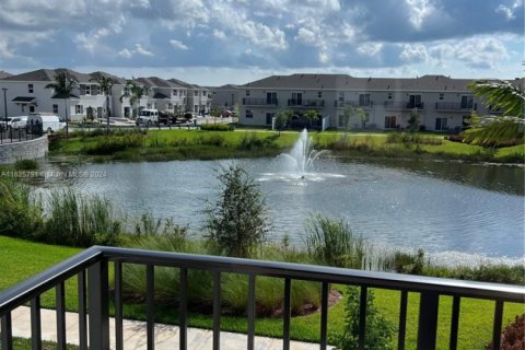 Townhouse in Homestead, Florida 3 bedrooms, 151.24 sq.m. № 1704245 - photo 2