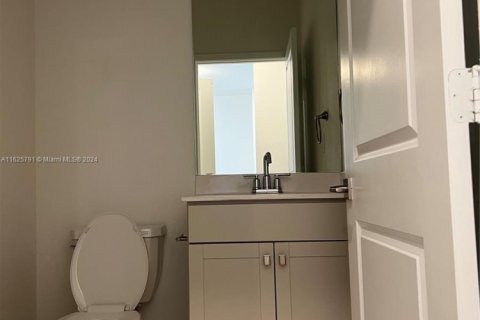 Townhouse in Homestead, Florida 3 bedrooms, 151.24 sq.m. № 1704245 - photo 14