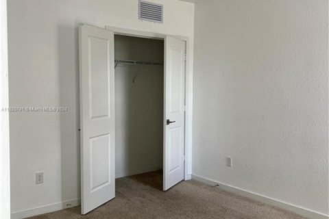 Townhouse in Homestead, Florida 3 bedrooms, 151.24 sq.m. № 1704245 - photo 9