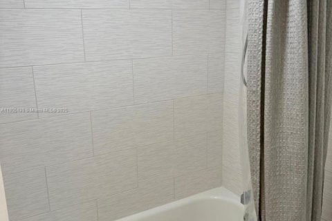 Снять в аренду кондоминиум в Санрайз, Флорида 1 спальня, 85.01м2, № 1956358 - фото 24