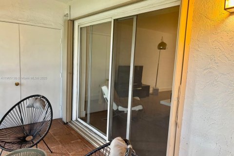 Снять в аренду кондоминиум в Санрайз, Флорида 1 спальня, 85.01м2, № 1956358 - фото 27