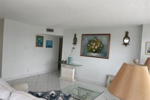 Condominio en alquiler en Fort Lauderdale, Florida, 2 dormitorios № 2077670 - foto 10