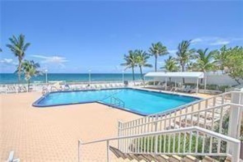 Condominio en alquiler en Fort Lauderdale, Florida, 2 dormitorios № 2077670 - foto 22