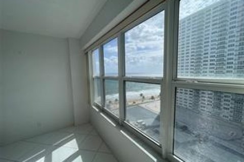 Condominio en alquiler en Fort Lauderdale, Florida, 2 dormitorios № 2077670 - foto 14
