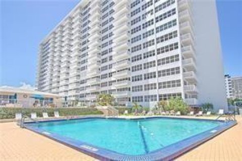 Condominio en alquiler en Fort Lauderdale, Florida, 2 dormitorios № 2077670 - foto 25