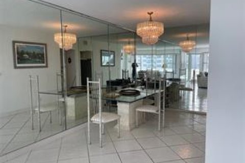 Condominio en alquiler en Fort Lauderdale, Florida, 2 dormitorios № 2077670 - foto 11