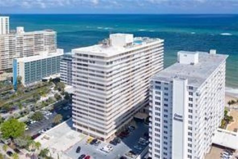 Condominio en alquiler en Fort Lauderdale, Florida, 2 dormitorios № 2077670 - foto 26