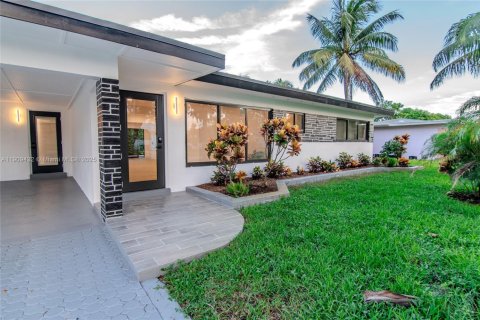 Casa en venta en Fort Lauderdale, Florida, 3 dormitorios, 138.42 m2 № 1967120 - foto 2
