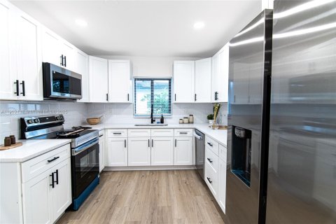 Casa en venta en Fort Lauderdale, Florida, 3 dormitorios, 138.42 m2 № 1967120 - foto 7